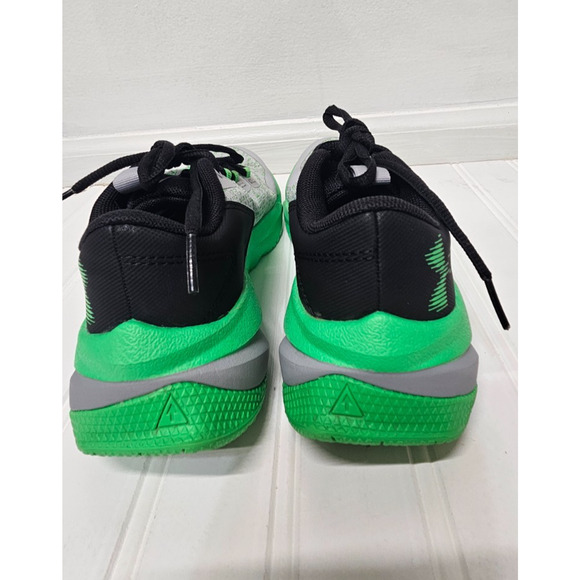 Under Armour SIZE 3.5 Y Green scramjet running shoes boys - Picture 3 of 7